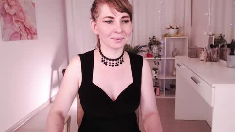 Snapshot of gracelure chatting on January 14, 6:02 am Grace online show from January 14, 6:02 am