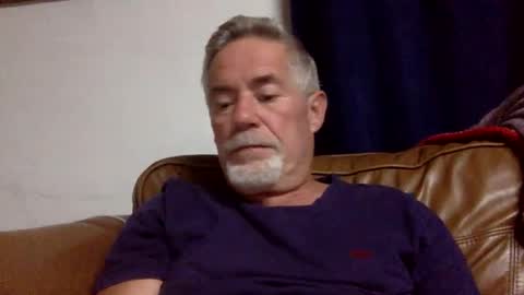 Snapshot of grahamspark1 chatting on April 22, 10:33 pm Graham online show from April 22, 10:33 pm