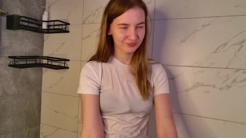 Snapshot of grandamuse chatting on April 27, 10:19 pm grandamuse online show from April 27, 10:19 pm
