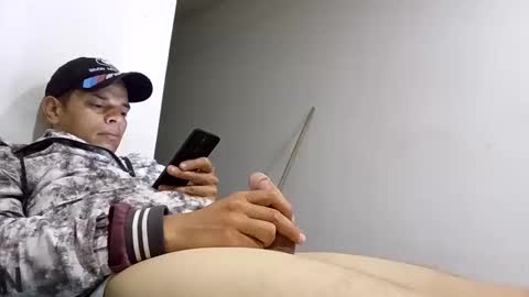 Snapshot of grandexander2218 chatting on November 15, 7:05 am grandexander2218 online show from November 15, 7:05 am