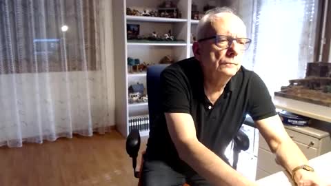 Snapshot of grandpach chatting on February 21, 2:27 pm grandpach online show from February 21, 2:27 pm