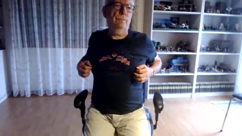 Snapshot of grandpach chatting on September 12, 8:03 am grandpach online show from September 12, 8:03 am