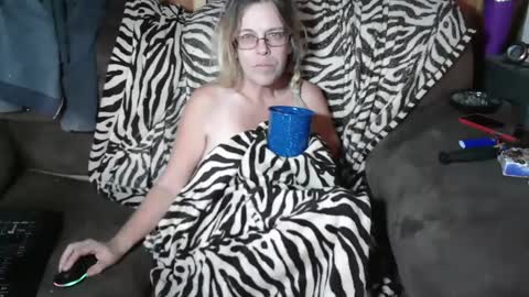 Granny Low online show from December 3, 8:50 pm