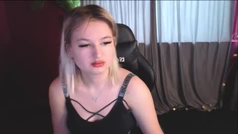 grase_neon online show from February 15, 8:35 am