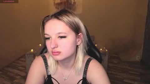 grase_neon online show from February 17, 8:44 am