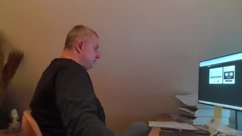 grau197077 online show from February 18, 8:21 am