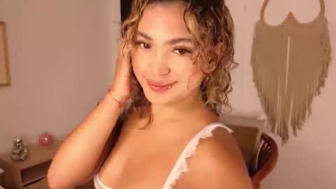 grecia_miller_ online show from May 19, 12:11 pm