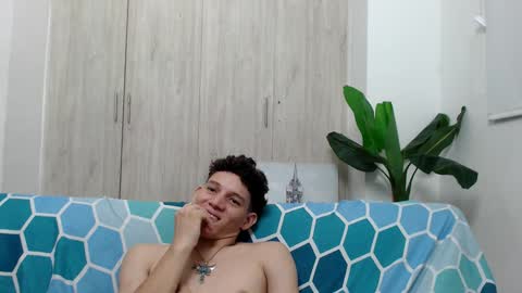 grecia_millercol online show from December 30, 1:37 am