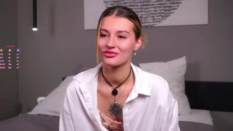 Kelly online show from November 23, 1:44 pm