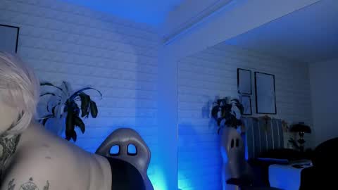   online show from October 27, 7:07 pm