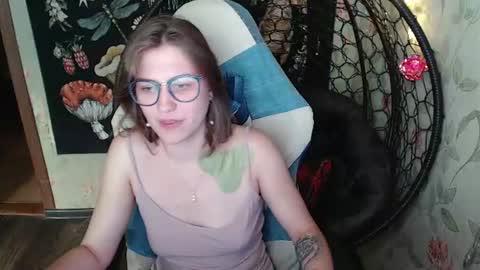 Lina online show from June 24, 8:46 am