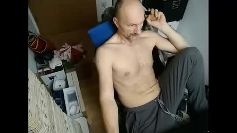 Snapshot of gregorius_1 chatting on December 25, 11:33 am Greg online show from December 25, 11:33 am