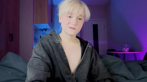 Greg-independent model online show from September 17, 9:49 pm