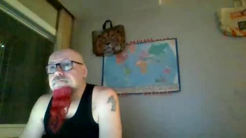 Snapshot of gregrev chatting on April 22, 8:39 am gregrev online show from April 22, 8:39 am
