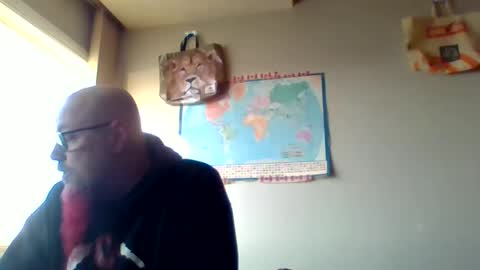 Snapshot of gregrev chatting on April 29, 1:43 am gregrev online show from April 29, 1:43 am