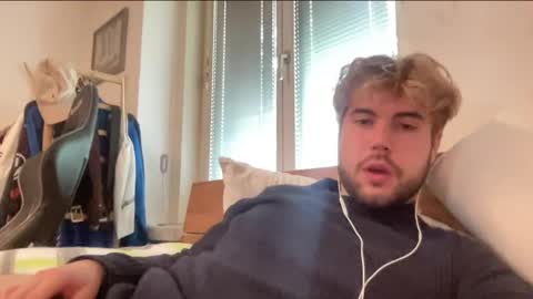 Snapshot of grejto0 chatting on June 2, 9:22 am grejto0 online show from June 2, 9:22 am