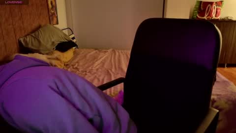 Snapshot of greta_miss chatting on August 5, 3:09 am Emmy online show from August 5, 3:09 am