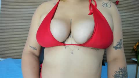 Snapshot of grettarouse chatting on April 28, 5:51 pm GRETA online show from April 28, 5:51 pm