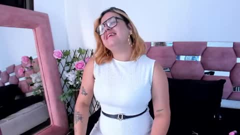 Snapshot of grettarouse chatting on May 7, 7:52 pm GRETA online show from May 7, 7:52 pm