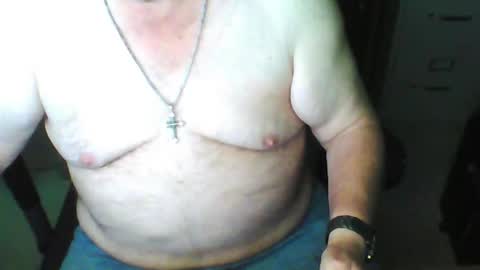 Snapshot of greyghost04 chatting on April 28, 5:12 am greyghost04 online show from April 28, 5:12 am