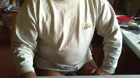 Snapshot of greyhounddog chatting on March 7, 10:01 am greyhounddog online show from March 7, 10:01 am
