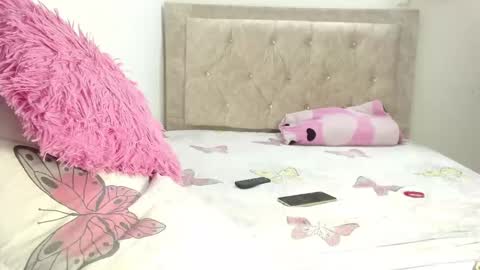 Snapshot of greys02 chatting on February 20, 2:30 am greys02 online show from February 20, 2:30 am