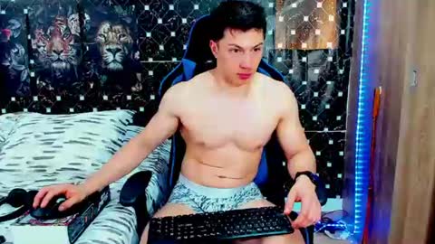 griego01 online show from July 10, 8:00 pm