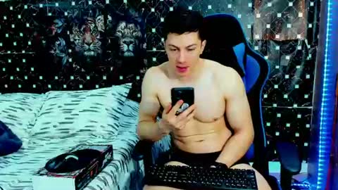 griego01 online show from July 11, 6:10 pm