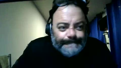 Snapshot of griegozorbatos chatting on April 15, 3:24 am griegozorbatos online show from April 15, 3:24 am