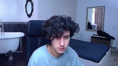 Snapshot of griffindane chatting on February 4, 7:36 am GriffinDane online show from February 4, 7:36 am