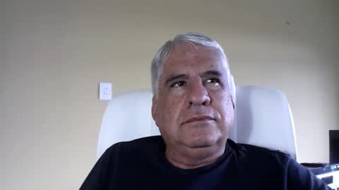 Snapshot of grisa01 chatting on February 6, 1:03 pm grisa01 online show from February 6, 1:03 pm