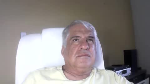 Snapshot of grisa01 chatting on February 27, 5:24 pm grisa01 online show from February 27, 5:24 pm