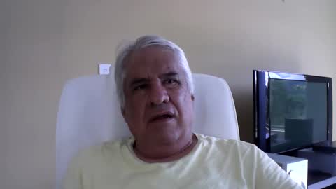Snapshot of grisa01 chatting on April 4, 4:48 pm grisa01 online show from April 4, 4:48 pm