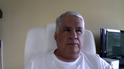 Snapshot of grisa01 chatting on April 11, 2:43 pm grisa01 online show from April 11, 2:43 pm