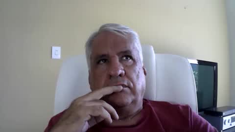 Snapshot of grisa01 chatting on April 14, 1:50 pm grisa01 online show from April 14, 1:50 pm