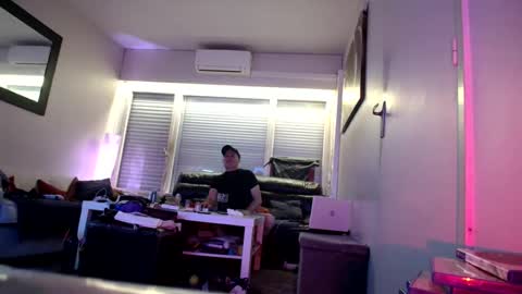 grives13 online show from April 18, 2:26 am