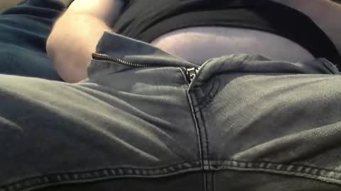 Snapshot of grrguy1 chatting on December 20, 6:19 am GrrGuy1 online show from December 20, 6:19 am