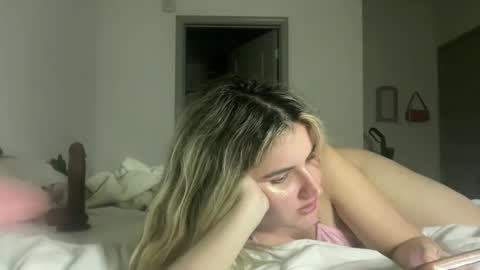 grrlgod online show from December 3, 11:57 pm