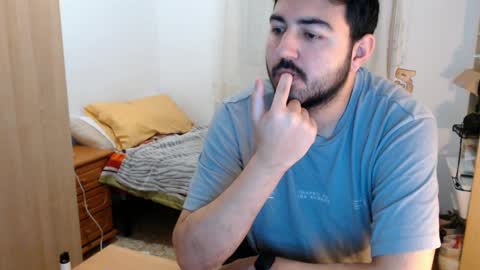 Snapshot of gsendra chatting on January 27, 9:13 am gsendra online show from January 27, 9:13 am