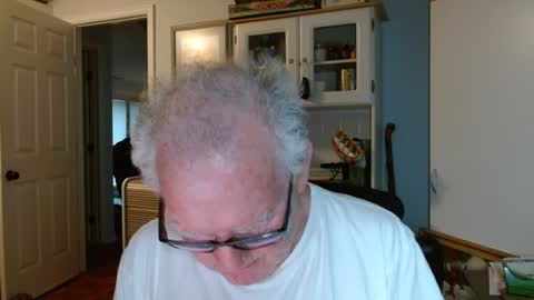 Snapshot of gspotlover1 chatting on June 27, 1:39 pm Horny Daddy online show from June 27, 1:39 pm