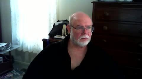 Snapshot of gtnolder60 chatting on April 18, 1:04 pm Gary online show from April 18, 1:04 pm