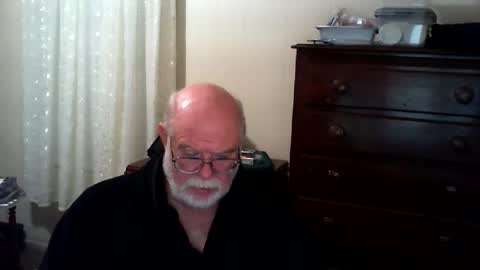 Snapshot of gtnolder60 chatting on May 2, 1:43 am Gary online show from May 2, 1:43 am