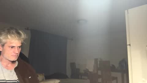 Snapshot of guardiannif_ chatting on February 23, 3:56 am guardiannif_ online show from February 23, 3:56 am