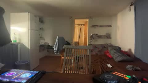 guardiannif_ online show from March 5, 11:23 pm