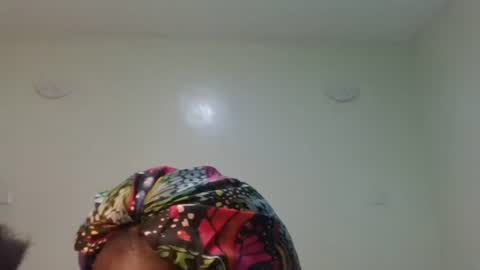 Snapshot of gud_lunah1 chatting on June 26, 3:44 am gud_lunah1 online show from June 26, 3:44 am