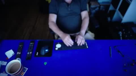 guesswhatigot2 online show from February 2, 7:51 am