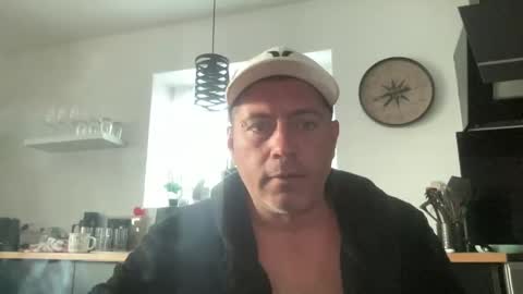 guil0 online show from September 15, 9:42 am