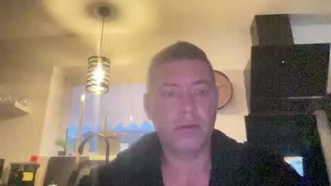 guil0 online show from September 18, 9:11 am