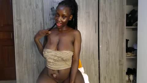 Miss Incredible online show from December 13, 11:28 pm