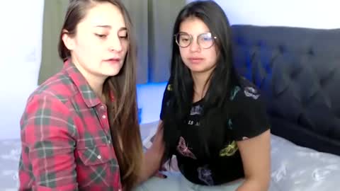 Snapshot of gumball_room chatting on January 14, 12:11 am Vane blonde and Hazell black hair online show from January 14, 12:11 am